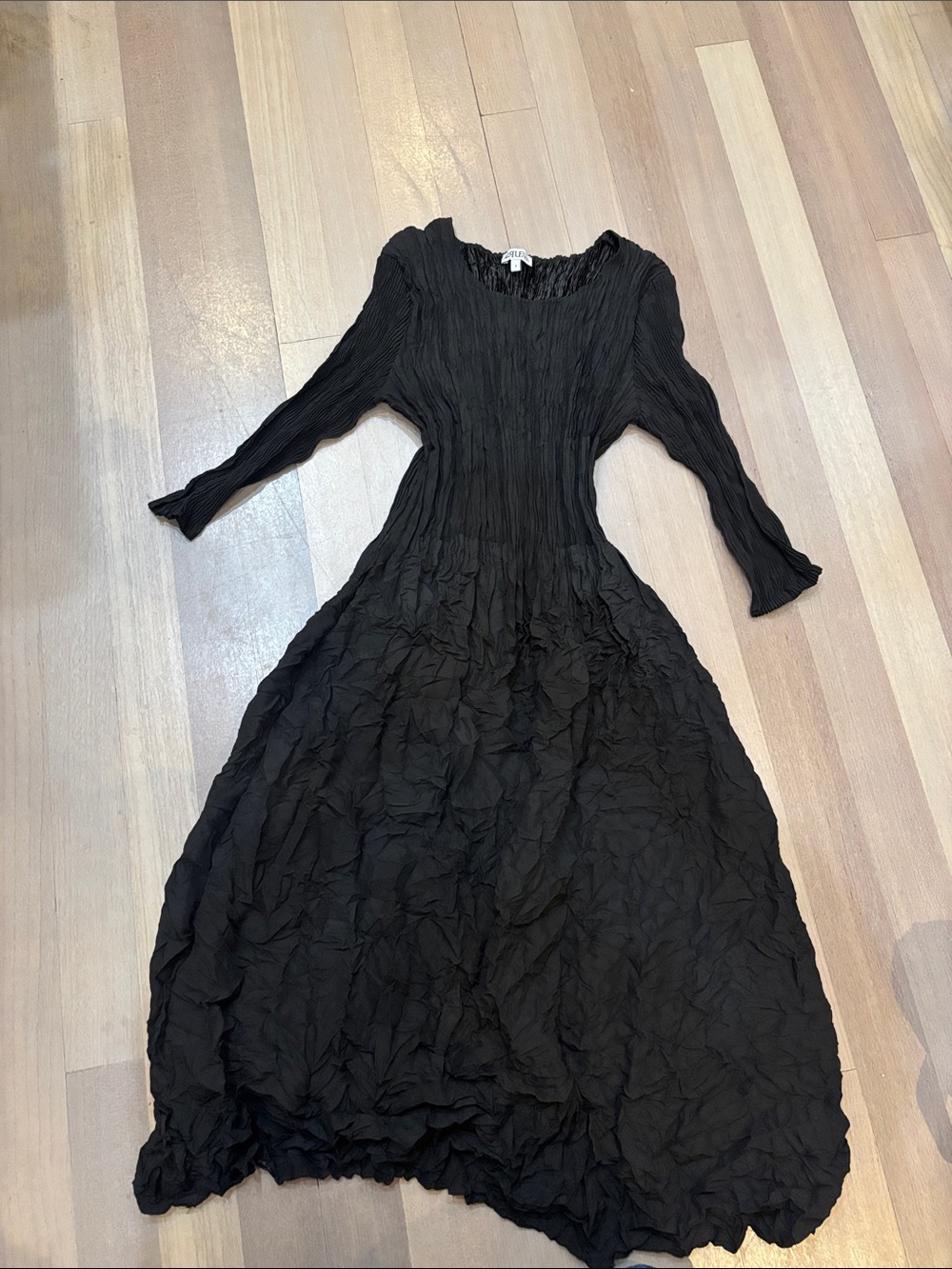 Alquema Black Long Sleeve Crinkle Maxi Dress - Elegant Everyday Style